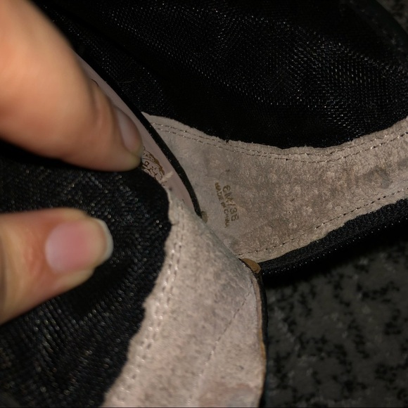 Vince Camuto Black Laser Cut Leather Peep Toe Heels Size 7.5 - Picture 8 of 9